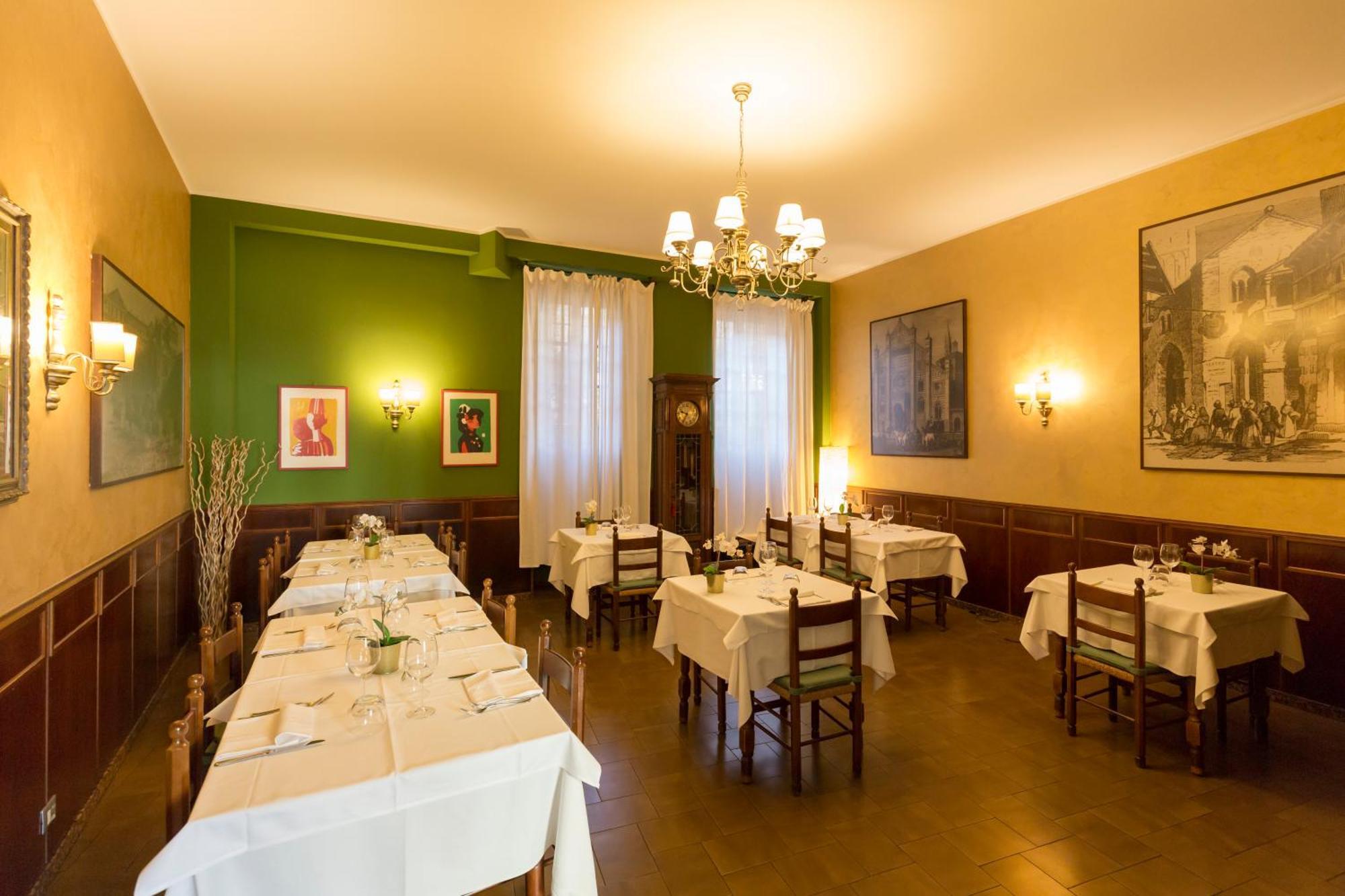 Отель Antica Trattoria Dell'Uva Монца Экстерьер фото