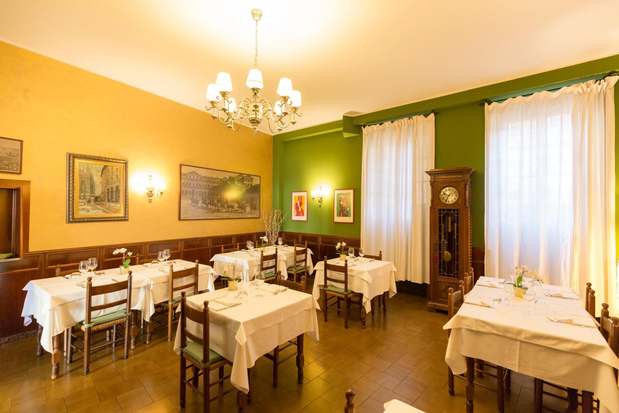 Отель Antica Trattoria Dell'Uva Монца Экстерьер фото