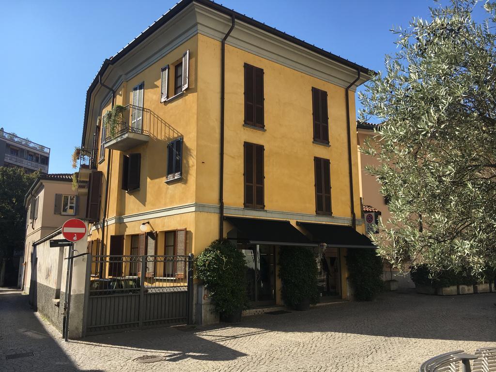 Отель Antica Trattoria Dell'Uva Монца Экстерьер фото