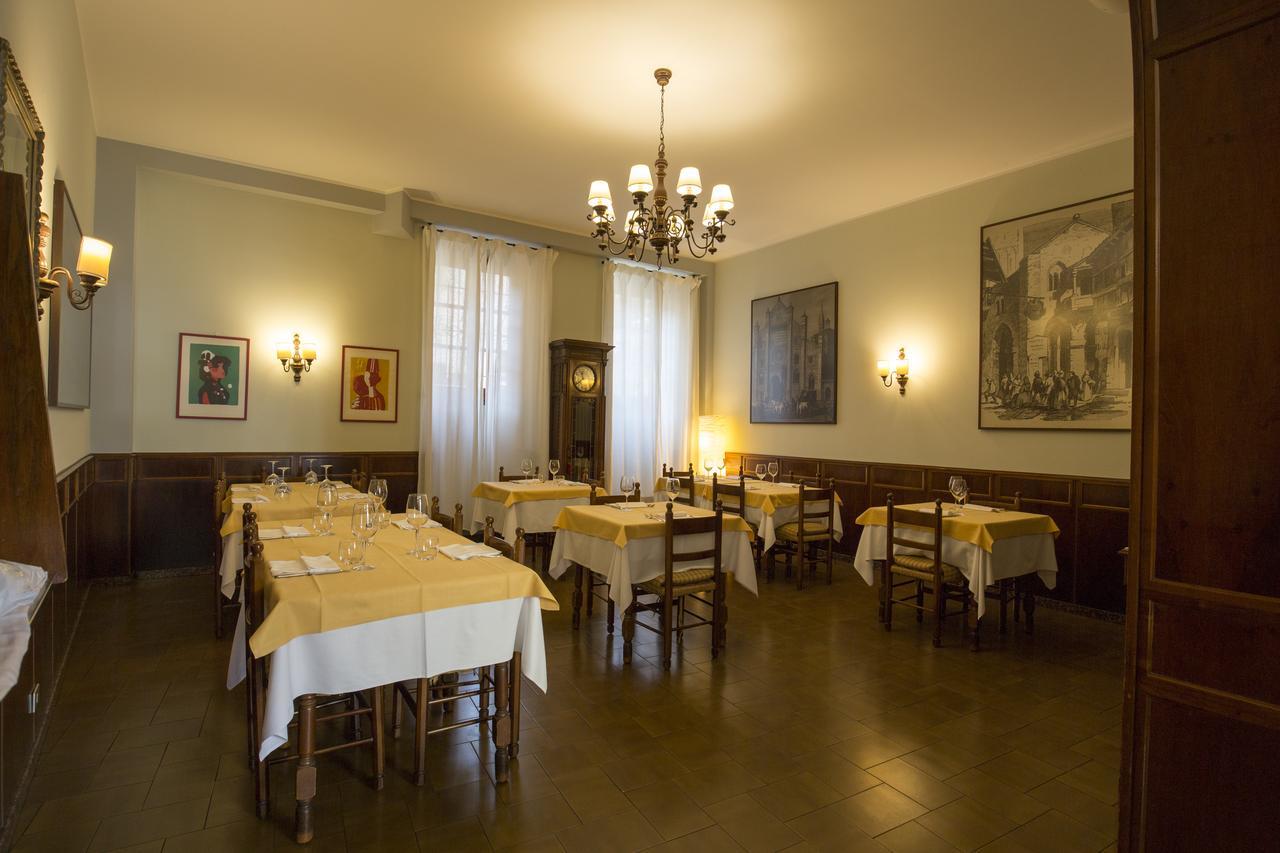 Отель Antica Trattoria Dell'Uva Монца Экстерьер фото
